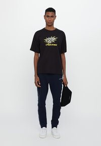 Les Benjamins SHORT SLEEVE TEE UNISEX - Μπλουζάκι με στάμπα - noir