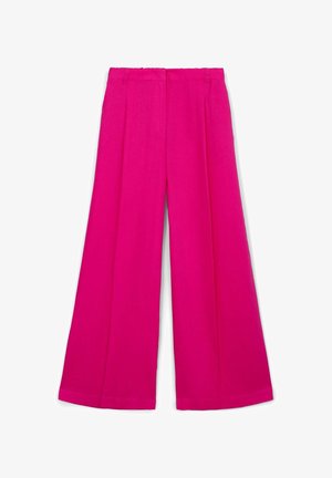 Pantaloni a gamba larga fucsia brillante con passanti per cintura, pieghe frontali e una texture di tessuto liscia, esposti piatti su uno sfondo bianco.