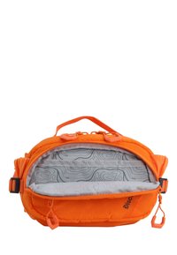 Mochila naranja con exterior texturizado, asa superior y interior gris con estampado. Cuenta con cremalleras y correas ajustables para mayor comodidad.