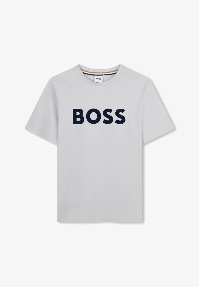 Γκρι βαμβακερό T-shirt με μεγάλο μπλε σκούρο λογότυπο "BOSS" στο μπροστινό μέρος, κοντά μανίκια και στρογγυλή λαιμόκοψη. Λείο ύφασμα και κλασικό σχήμα.