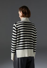 Zign Studio WOOL JUMPER - Džemperis - sand/black