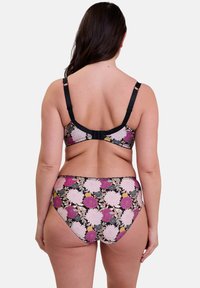Ensemble de bikini floral noir avec de grandes fleurs roses et violettes, bretelles ajustables et fermeture par crochet au dos du soutien-gorge.