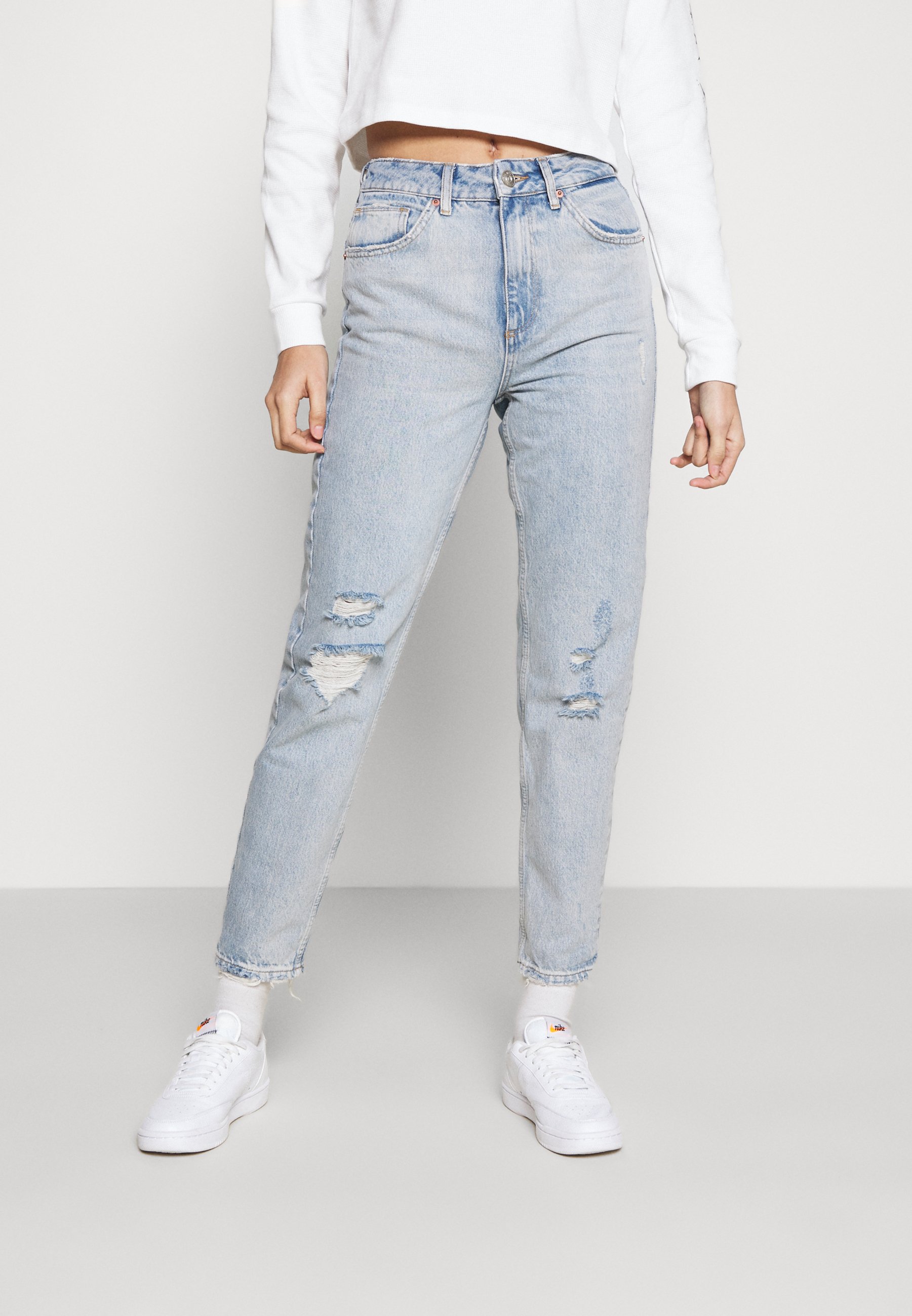 urban outfitters mom jeans bdg