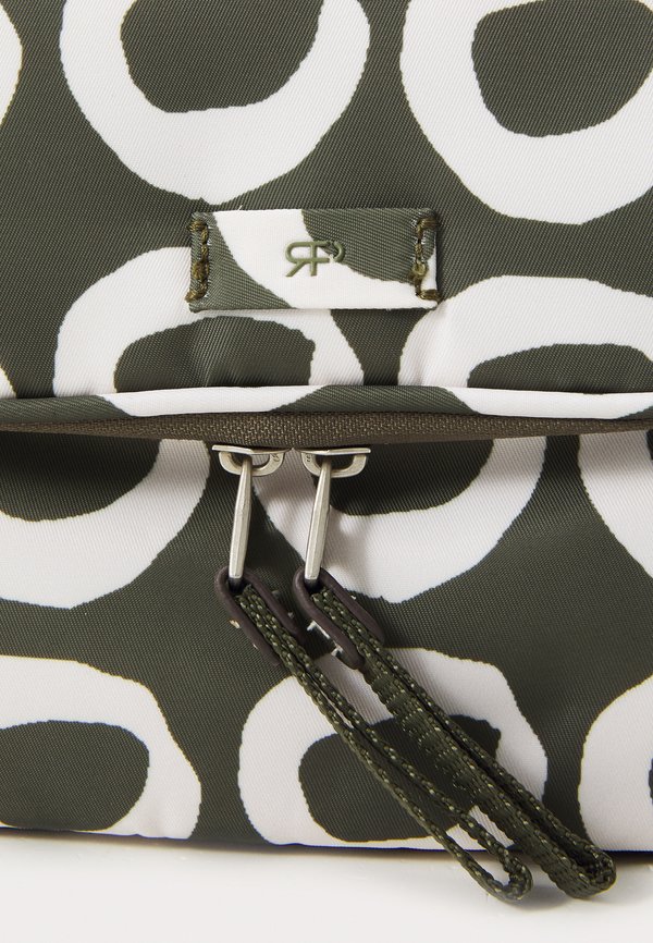 NECESSAIRE GRINCH TRAVEL - Wash bag - khaki3