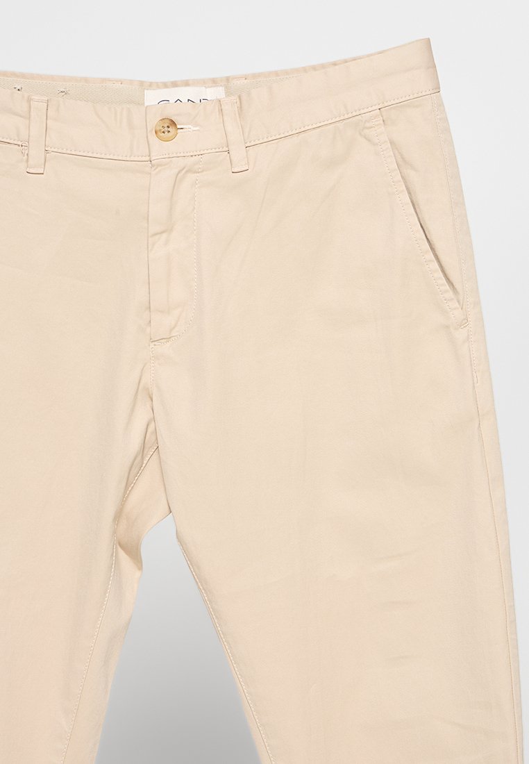 SLIM FIT