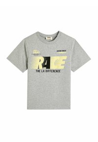 Harmaa lyhythihainen t-paita, joka on valmistettu puuvillasta. Paidassa on mustaa ja keltaista grafiikkaa, jossa lukee "RACE THE LA DIFFERENCE". Pyöreä pääntie ja rento istuvuus.