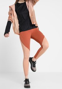 Nike Performance Sportovní tričko - black