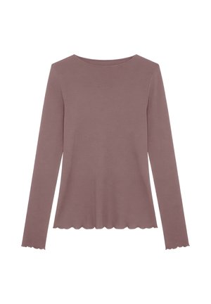 Fioletowo-różowa bluzka z długim rękawem, ząbkowanymi krawędziami na rękawach i u dołu, okrągłym dekoltem oraz dopasowanym fasonem na białym tle.