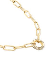 Guldhalsband med avlånga länkar och ett runt lås prytt med klara kristaller. Slät yta med polerad finish.