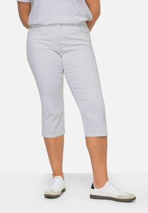 3 4-CAPRI CARRIE STRETCHKOMFORT 5-POCKET - Shorts di jeans - snow white