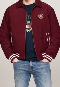 Tommy Jeans Allvädersjacka - bordeaux