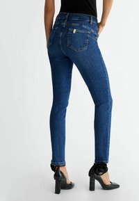LIU JO BOTTOM UP - Uske traperice - 78516
