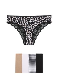 Svart stringtrosor med blommönster och persika accenter samt spetsdetaljer. Nedan finns fyra par sömlösa trosor i beige, vitt, randigt svart och enfärgat svart.