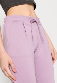 ICHI Pantalon de survêtement - lilac