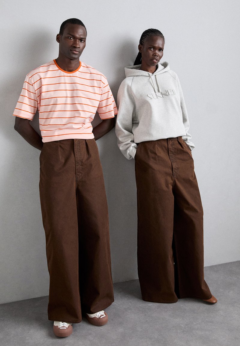 Sunnei EXTRA OVER PANTS UNISEX - Jeans baggy - brown