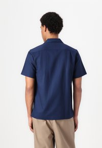 Tommy Hilfiger BLEND SOLID - Shirt - carbon navy