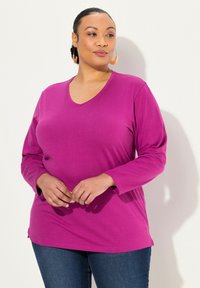 Ulla Popken GROSSE GRÖSSEN BASIC-V LANGARM  - Maglietta a manica lunga - berry