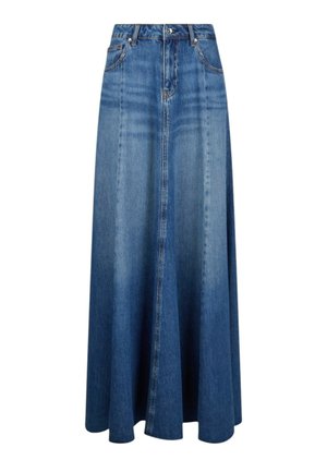 Lunga gonna di denim blu con cucitura frontale, passanti per cintura e tasche, che si allarga leggermente verso l'orlo.