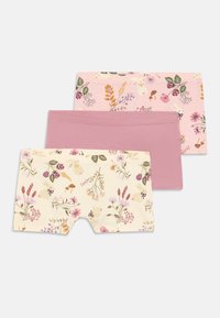 Drei Shorts für Mädchen in Pink, Mauve und Creme mit Blumen- und Hasenmotiven, übereinander gestapelt und flach auf einem weißen Hintergrund ausgelegt.