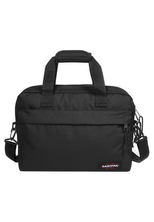Sort Eastpak skulder- og håndtaske med lynlåslomme foran og justerbar rem.