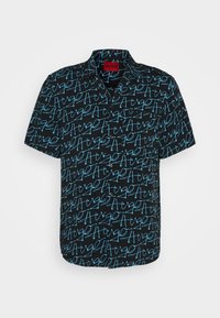 Chemise noire à manches courtes avec un motif de texte bleu en style manuscrit. Le tissu est lisse, avec un col classique et une fermeture boutonnée à l'avant.