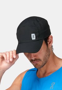 Unselected, black