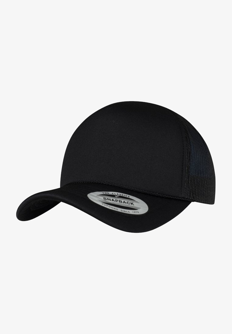 Schwarze Snapback-Mütze mit strukturiertem Oberteil, gebogenem Schirm, Mesh-Rückseite und einem runden Etikett auf der Vorderseite mit dem Text "SNAPBACK".