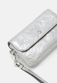 Esprit DANI - Rahakott - silver