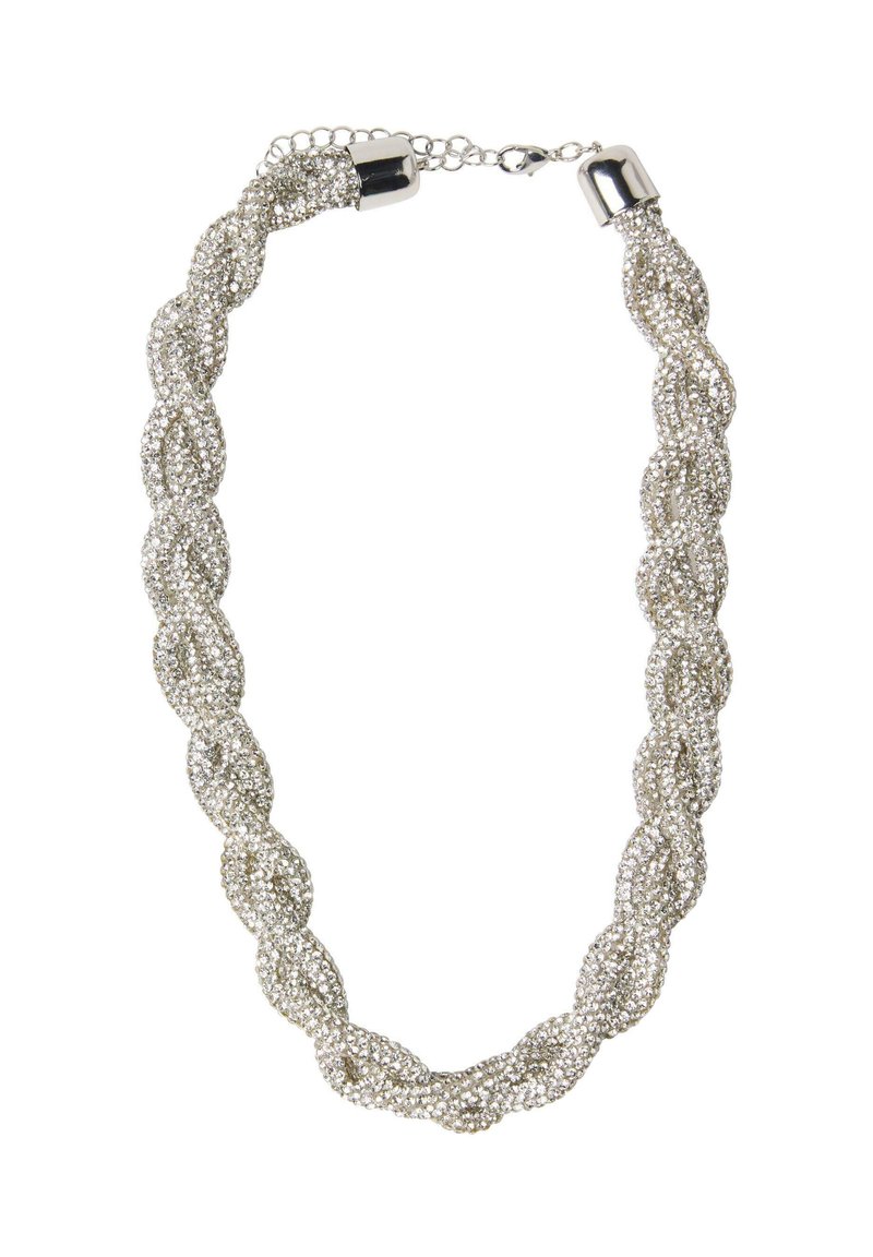 Collana intrecciata tono argento con superficie testurizzata, caratterizzata da accenti scintillanti e tappi metallici, chiusa da un gancio e catena.