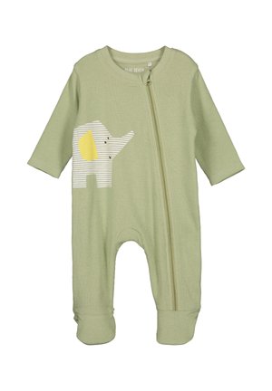 Grøn babydragt med ribstrik, foran lynlås og design af en stribet elefant med et gult øre på venstre side. Justerbare ærmekanter.