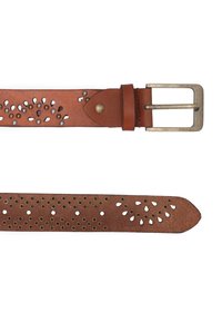 Brauner Ledergürtel mit einem gemusterten Auschnitt-Design. Verfügt über Metallnieten und eine rechteckige silberne Schnalle. Glatte Textur mit zugespitztem Ende.