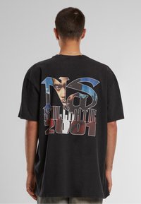 Mister Tee NAS STILLMATIC ACID WASHED  - Tricou cu imprimeu - black