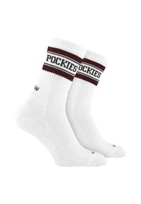 Calzini bianchi a coste con strisce bordeaux e fascia con il testo "POCKIES" vicino alla parte superiore, mostrati affiancati su uno sfondo bianco.
