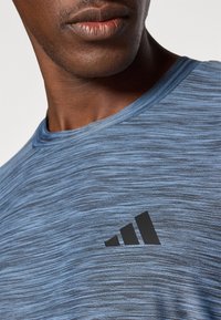adidas Performance STRETCH - Športne majice - glow blue/black