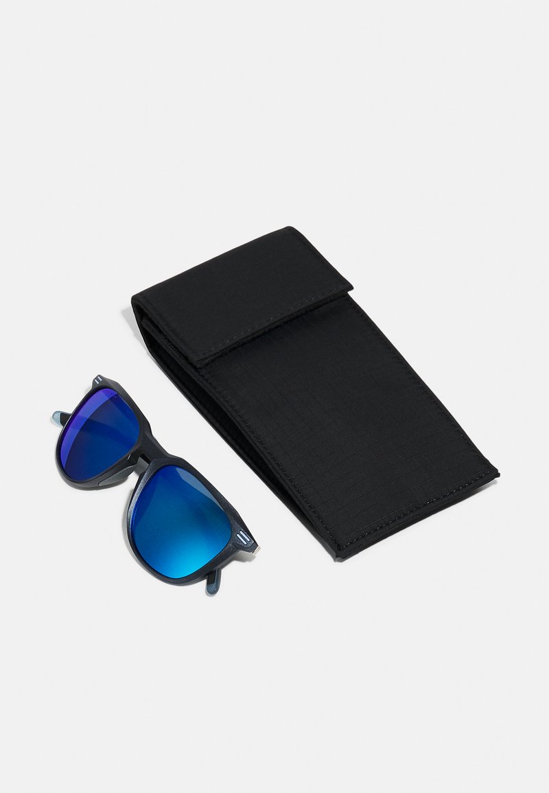 Oakley THURSO Sunglasses prizm sapphire/blue