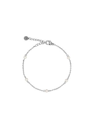 Srebrna bransoletka łańcuchowa z równomiernie rozmieszczonymi białymi perłami, minimalistyczny design, z zapięciem typu lobster i regulowaną długością.