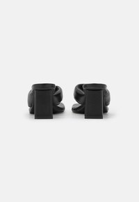 Missguided Varvassandaalit - black