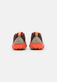 Nike Performance REACT TERRA KIGER 9 - Scarpe da trail running - velvet brown/hyper crimson/khaki/light wild mango/light silver