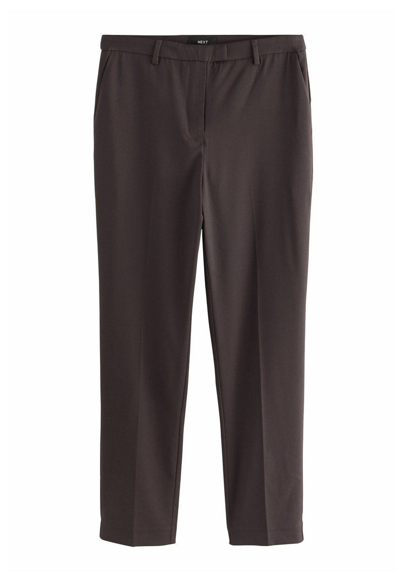 Pantaloni negri închisi, adaptați, confecționați dintr-un material neted. Au un design cu față plată, buzunare laterale și picioare drepte.