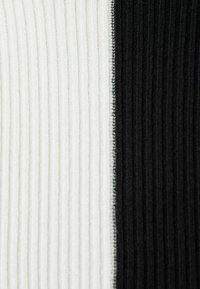 Bershka Pullover - black