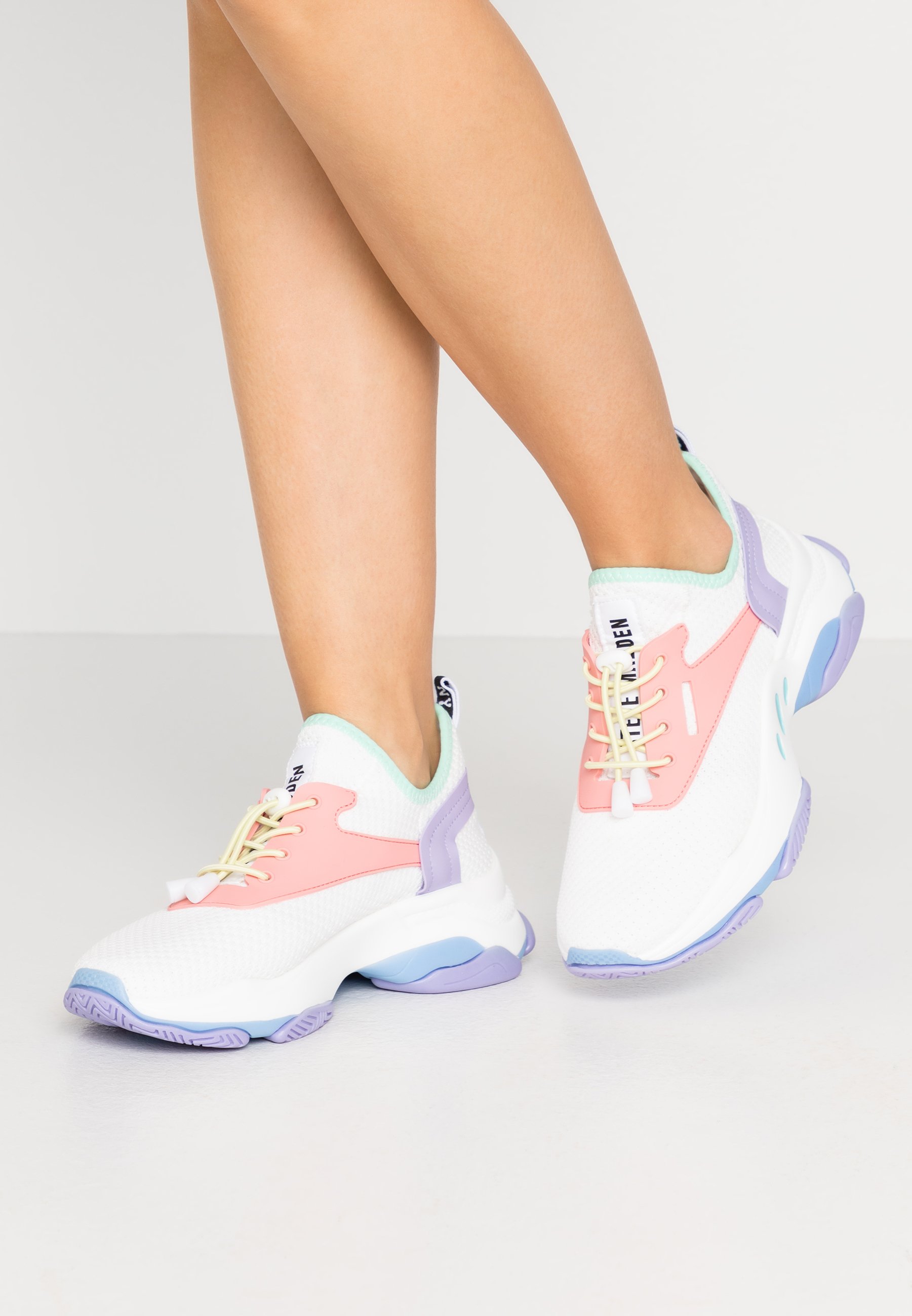 steve madden white match