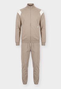 Επιλέχθηκε, roasted cashew