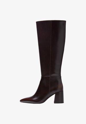 Stradivarius, CLASSIC BLOCK HIGH HEEL - Čižmy - brown