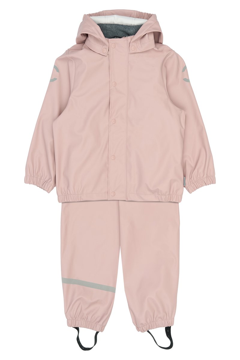 Conjunto de chaqueta y pantalones impermeables para niños en color rosa claro, con capucha, cierres a presión, puños elásticos, tiras reflectantes y correas ajustables para los pies.