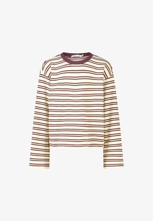 Chemise crème à manches longues avec des rayures horizontales rouge foncé et un col rond rouge foncé, présentée sur un fond blanc.