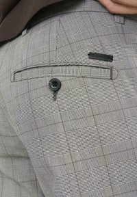 Jack & Jones JPSTMARCO JJCONNOR - Hlače chino - otter