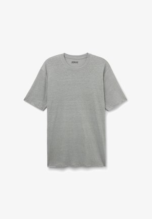 Maglietta grigia a maniche corte con scollo rotondo e vestibilità casual, stesa su uno sfondo bianco.