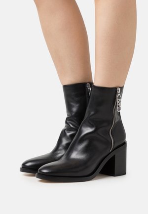 MICHAEL Michael Kors, Bottines - black