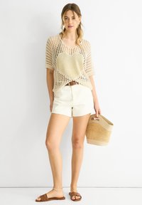 Unselected, beige
