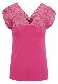 Růžový top s výstřihem do V a krajkovými rukávy. Krajka má květinový vzor, zatímco tělo je vyrobeno z měkké a hladké látky.